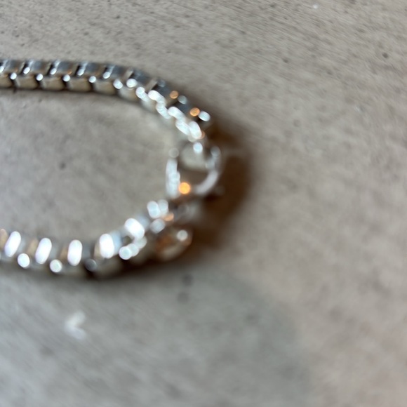 Tiffany & Co. Silver Venetian Bracelet PRICE DROP Today Only Closet clearout - Picture 4 of 10